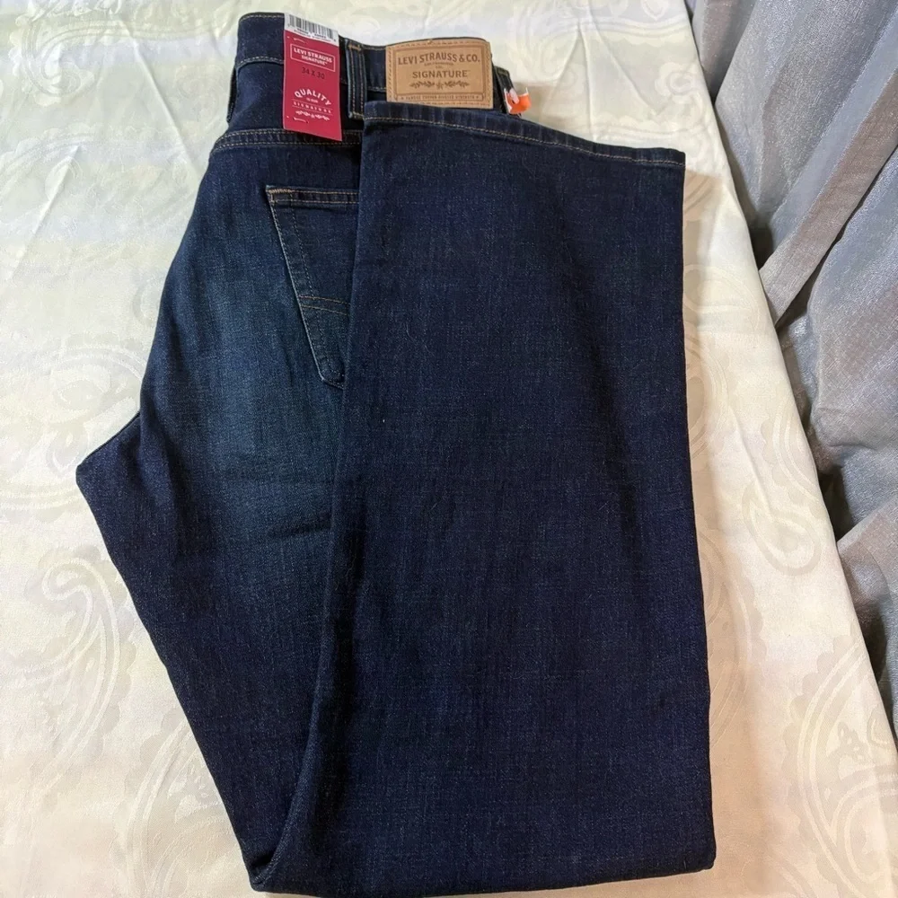 NWT- Levi's Men's Dark Indigo Bootcut Jeans